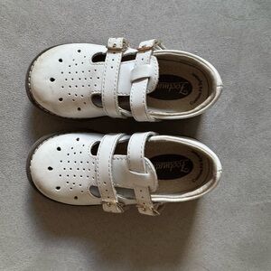 FootMates White Dress Shoes for toddler